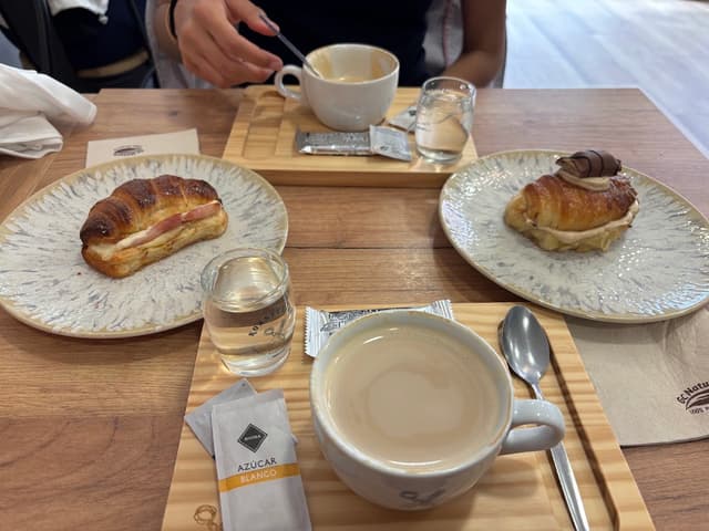 Mezza Morris | Croissant Barcelona photo 5