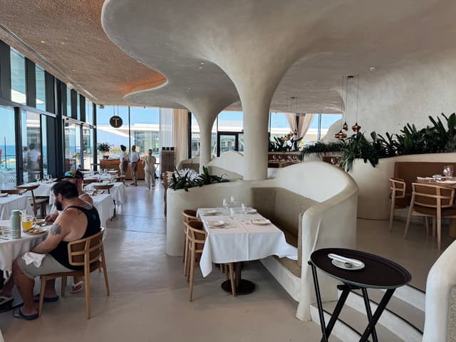 El Tribut Restaurant photo 2