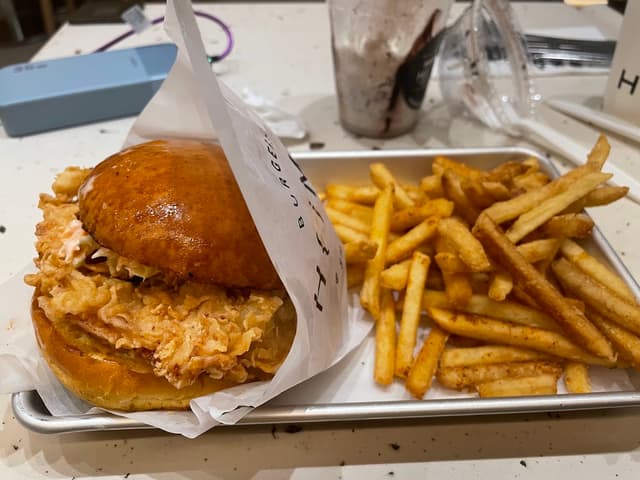 Home Burgers & Shakes photo 4