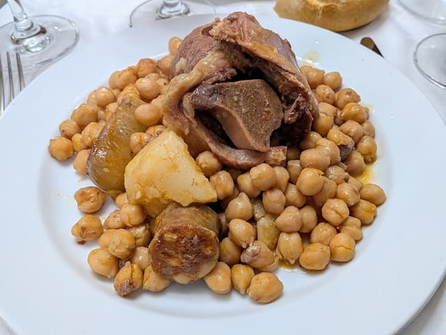 LA BOLA photo 3