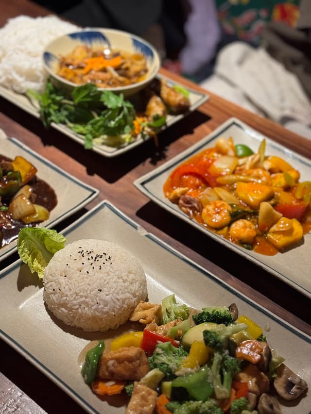 Vietnam autèntic restaurant photo 4