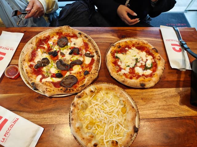 La Piccolina Take Away Pizzeria Napolitana photo 2