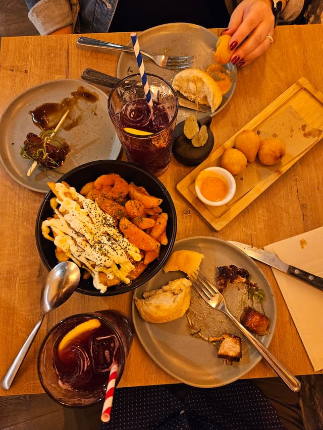 Botequim Tapas Bar photo 5