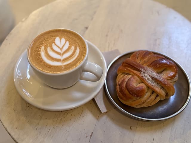 Pan y Pepinillos Café photo 4