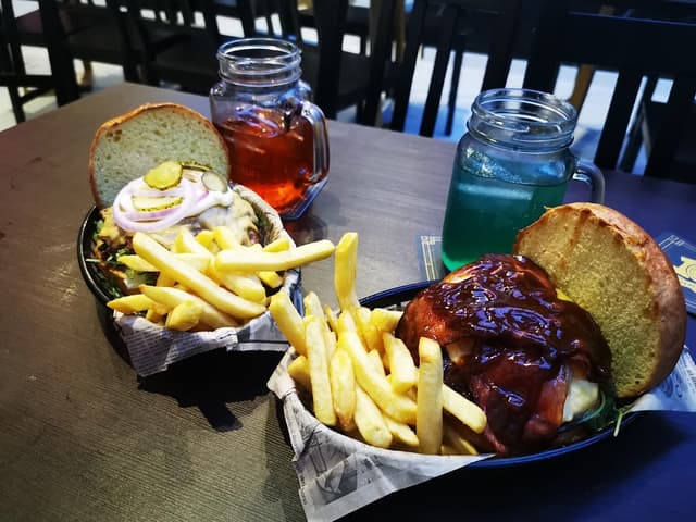 Afterlife e-Sports Bar photo 4