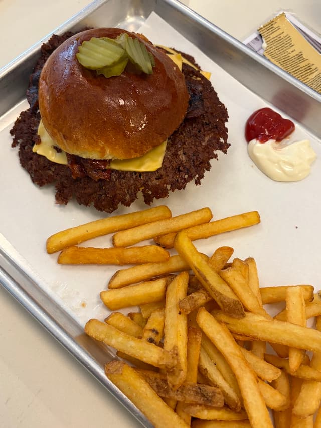 Milwaukee Burger Infantas photo 3