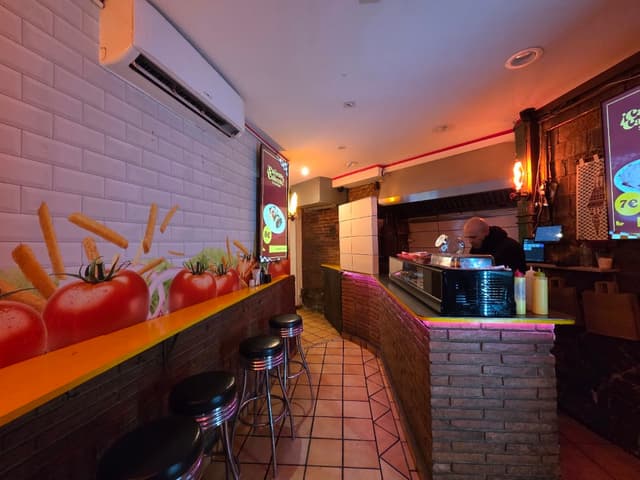 Caliente Caliente Shawarma photo 5