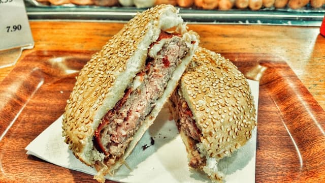 Burger NIU photo 2