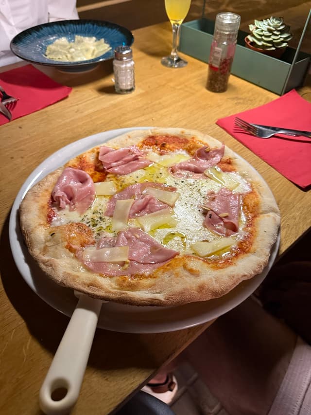 Tuscania Mediterranean Food & Wine - Sagrada Familia photo 4